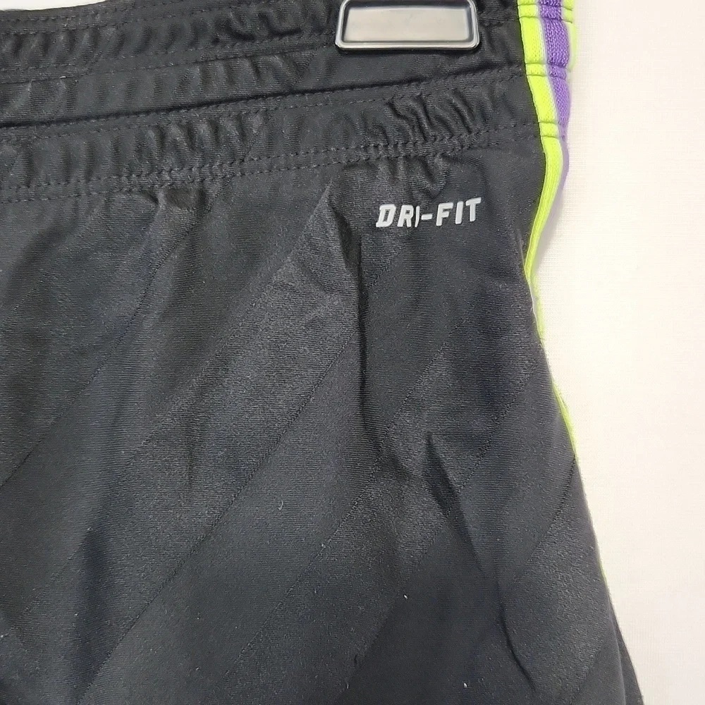 Nike Dri-Fit Black Green Neon Strip Girls Sportwear Activewear Shorts Size S+